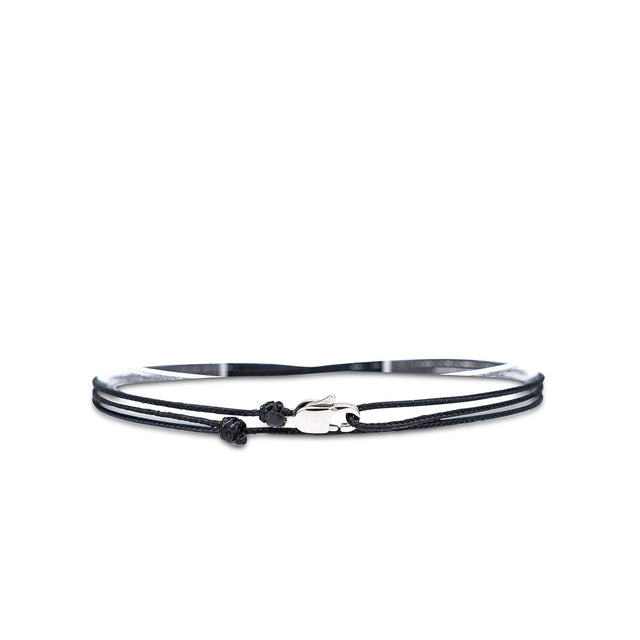 Klassisches Stoffarmband mit maritimen Akzenten.