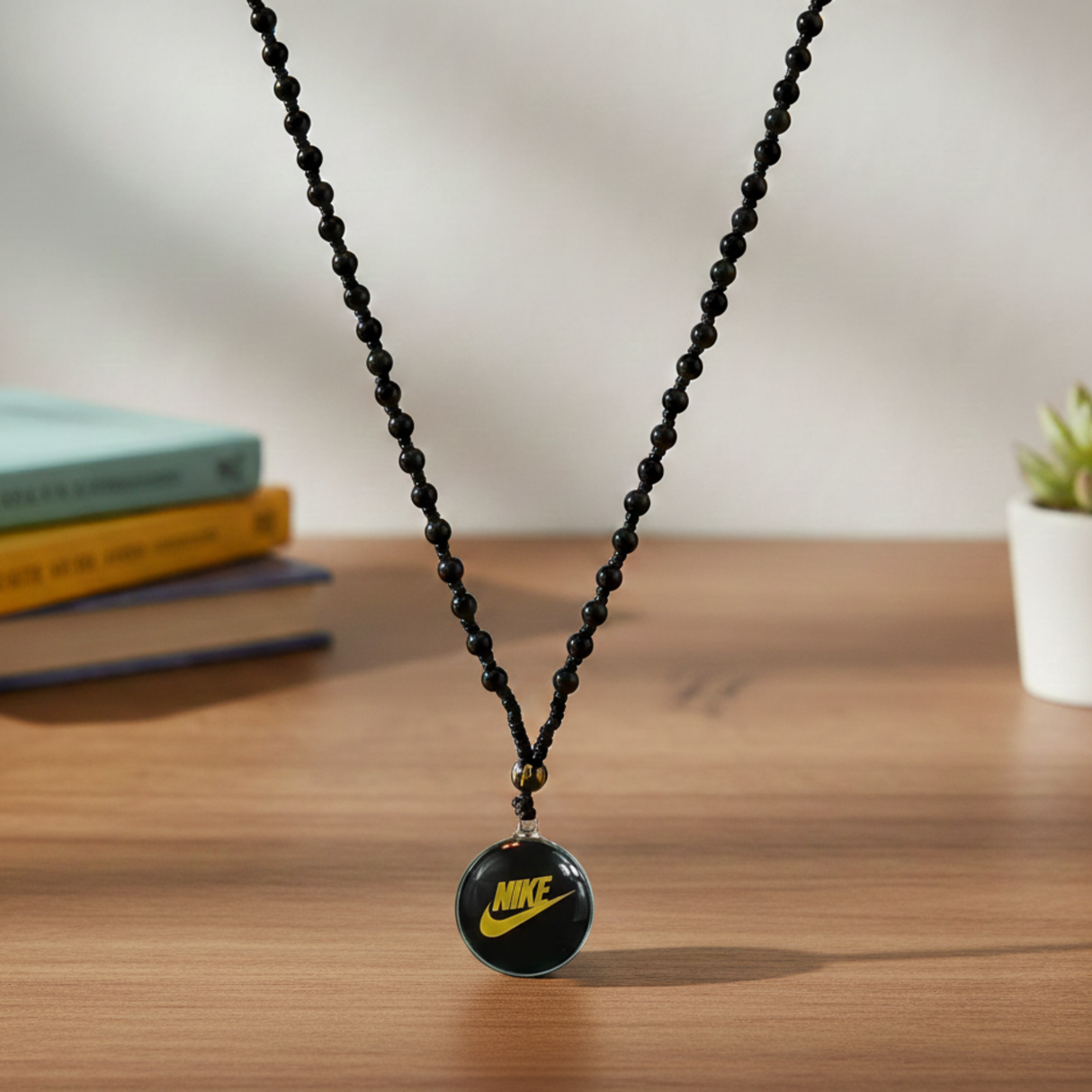 Triple k&s Premium Halskette mit Nike-Logo-Anhänger – Moderner Urban- & Streetwear-Schmuck