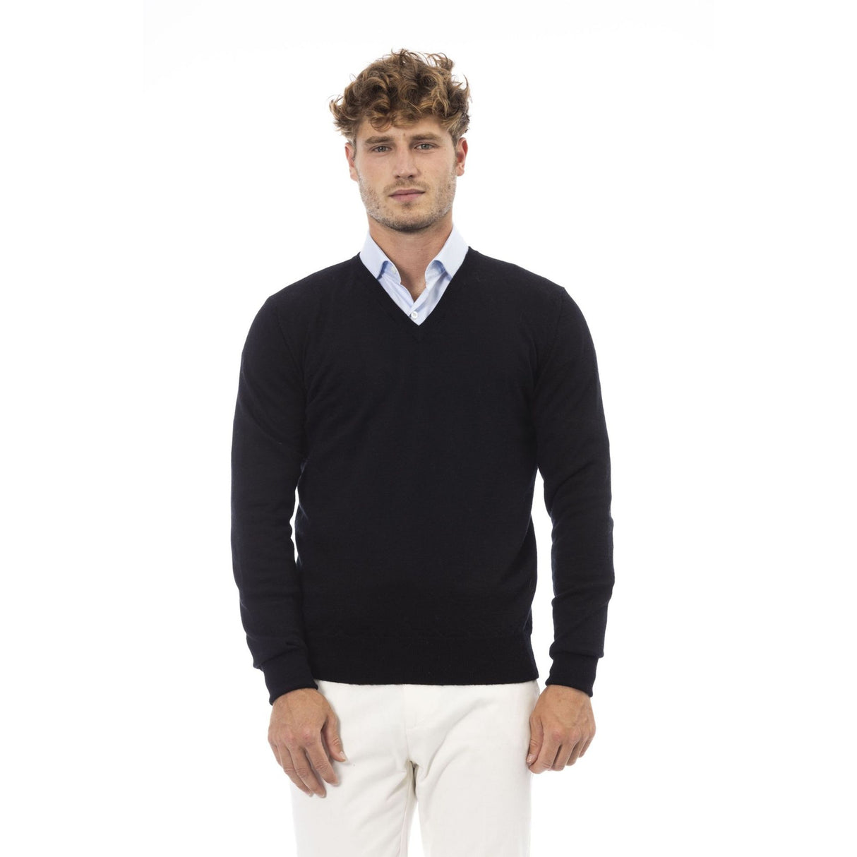 Men's sweater V-neck sweater Fall/Winter sweater Long sleeve sweater Italian-made sweater Warm sweater Comfortable sweater Breathable sweater (depending on the wool percentage) Versatile sweater Regular fit sweater