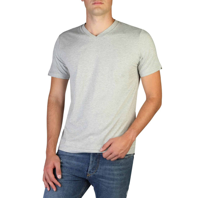 Men's t-shirt V-neck t-shirt Crewneck t-shirt (can be included as a contrast to V-neck) Cotton t-shirt Soft t-shirt Breathable t-shirt Solid color t-shirt V-neck tee (optional)