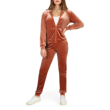 Bodyboo tracksuit (women's) Made in Italy Polyester-elastane blend (93% polyester, 7% elastane) Zip closure Long sleeves Four external pockets Solid color (various color options available) Machine washable (30°C) Regular fit Fixed hood Comfortable Stylish Leisurewear