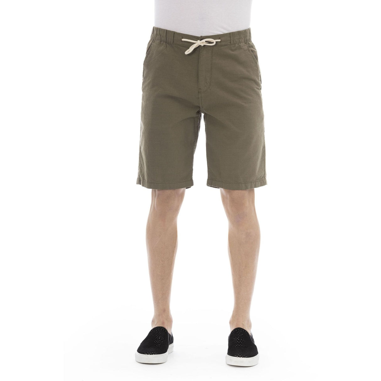 Men's shorts 100% cotton shorts Spring/Summer collection Classic shorts Button-zip closure shorts Relaxed fit shorts Comfortable shorts Breathable shorts Visible logo