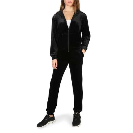 Bodyboo tracksuit (women's) Made in Italy Polyester-elastane blend (93% polyester, 7% elastane) Zip closure Long sleeves Four external pockets Solid color (various color options available) Machine washable (30°C) Regular fit Fixed hood Comfortable Stylish Leisurewear