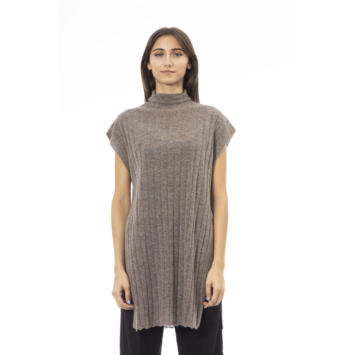 Women's sweater Short-sleeve sweater Turtleneck sweater Italian-made sweater Warm sweater (depending on the wool percentage) Comfortable sweater Breathable sweater Layering sweater Statement sweater Transitional sweater